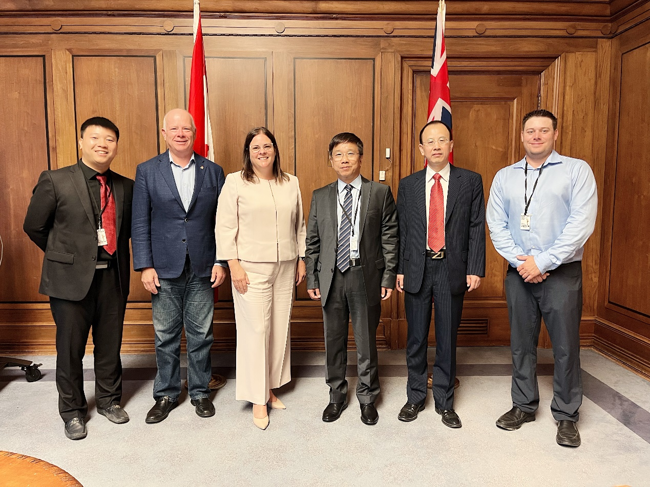 milan米兰资源集团董事长王平卫拜会加拿大曼尼托巴省省长